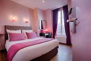 EMERGENCE DJOUDA HOTEL