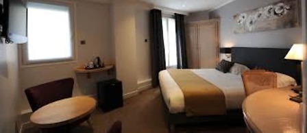 EMERGENCE DJOUDA HOTEL