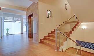 Treebo Golden Terminal, Kochi Airport