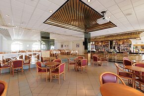 Aphrodite Beachfront Hotel by Konnect, Roda