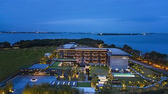 Hotel Indigo Suzhou Yangcheng Lake by IHG