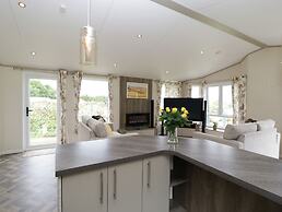 Hill View, Lilac Lodge