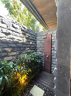 Pandawa Villa Riverside by WizZeLa