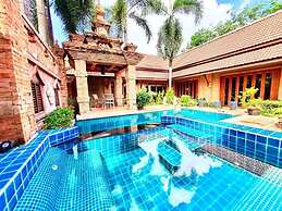 Balinese Pool Villa in Rawai