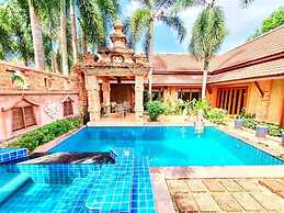 Balinese Pool Villa in Rawai
