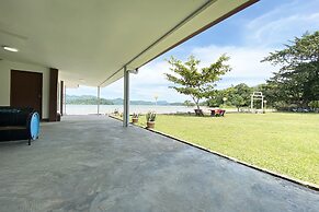 OYO 90317 Ambong Bay Resthouse