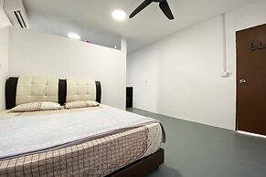 OYO 90317 Ambong Bay Resthouse