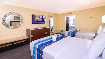 Heart of Manteo Motor Lodge