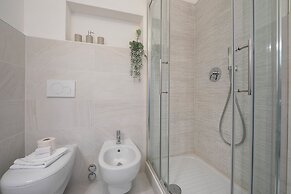 Moonlight - 150m From the Lake