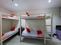 OYO 809 Crowne One Condo