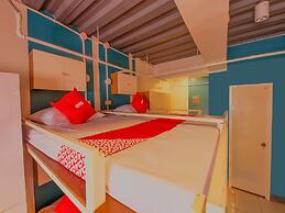 OYO 809 Crowne One Condo