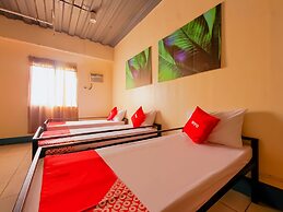 OYO 809 Crowne One Condo