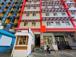 OYO 809 Crowne One Condo