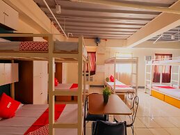 OYO 809 Crowne One Condo