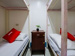 OYO 809 Crowne One Condo