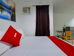 OYO 809 Crowne One Condo