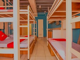 OYO 809 Crowne One Condo