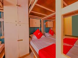 OYO 809 Crowne One Condo