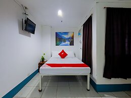 OYO 809 Crowne One Condo