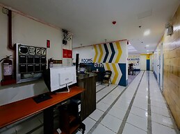 OYO 809 Crowne One Condo