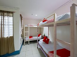 OYO 809 Crowne One Condo