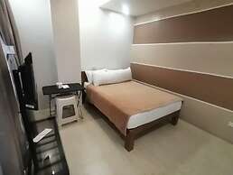 Capital O 811 Tri A's Building