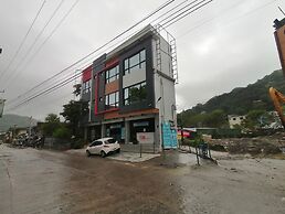 Capital O 811 Tri A's Building