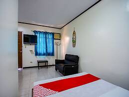 OYO 814 Laurien's Budget Hotel