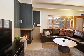 Excellent Views From This Mountain Side Condo - PG107 by Redawning