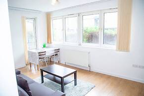 Large Shoreditch, Hoxton 3-bed Garden Flat