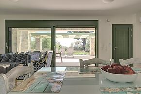 Ouzo Stone House 1, with private pool