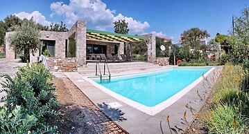 Ouzo Stone House 1, with private pool