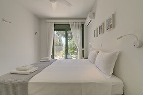 Ouzo Stone House 1, with private pool