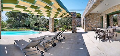 Ouzo Stone House 1, with private pool