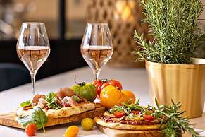Hotel Indigo Cagnes-sur-Mer by IHG