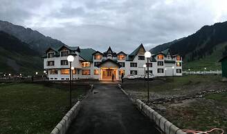 Country Inn & Suites by Radisson, Sonamarg