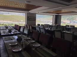 Country Inn & Suites by Radisson, Sonamarg