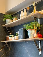 Luxury-1bed Apartment With Porch in Greece