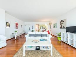 Amazing Beach Apt Panoramic View Next to Marina Alimos