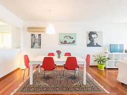 Amazing Beach Apt Panoramic View Next to Marina Alimos