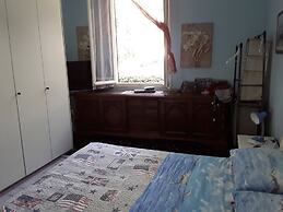 Room in Guest Room - Valle Degli Ulivi - Liguria, Italia