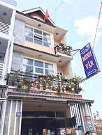 Minh Van Hotel