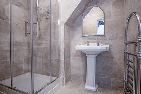 Penally Manor - Luxurious Manor House