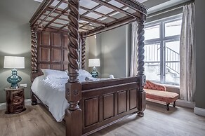 Penally Manor - Luxurious Manor House