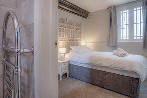 Penally Manor - Luxurious Manor House