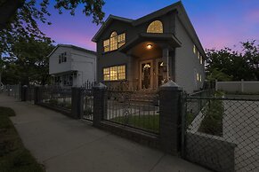 Modern Cozy 3br Home Just 10 Mins From Jfk! 3 Bedroom Residence by Red