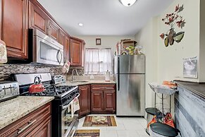 Modern Cozy 3br Home Just 10 Mins From Jfk! 3 Bedroom Residence by Red