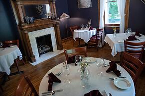 Elk River Hotel & Cafe