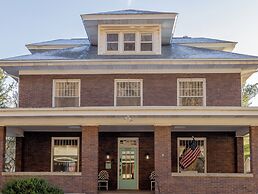 Elk River Hotel & Cafe