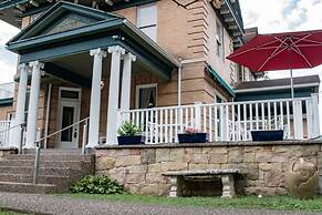 Elk River Hotel & Cafe